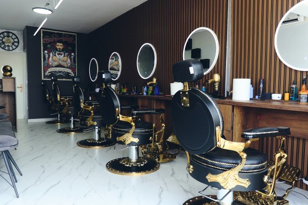 Prednosti redovnog brijanja i oblikovanja u profesionalnom barbershopu